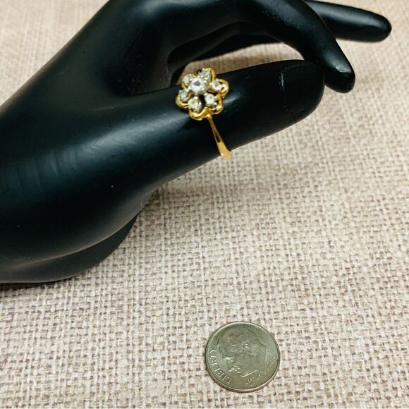 14K Gold Electroplate Crystal Flower Ring - Picture 2 of 3